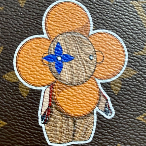 Louis Vuitton World Tour Neverfull Pochette - Picture 2 of 6